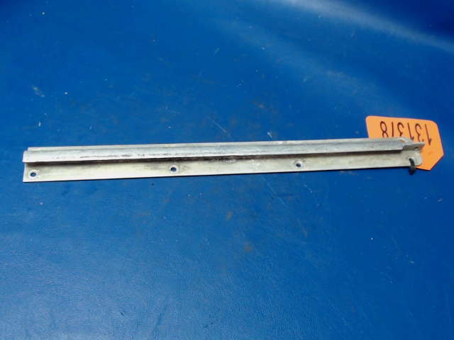 0410219-2 Cessna - SEAT RAIL - INBOARD
